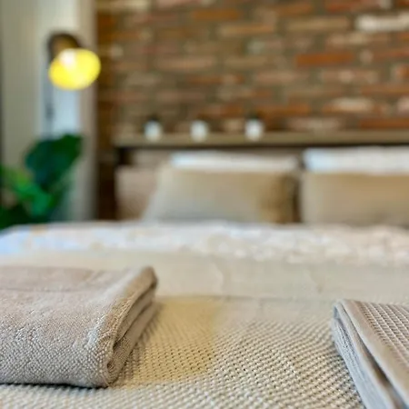 Adm Cozy In Center - Netflix, Coffee, Ac Братислава