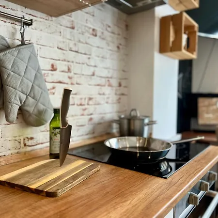 Apartment Adm Cozy In Center - Netflix, Coffee, Ac *