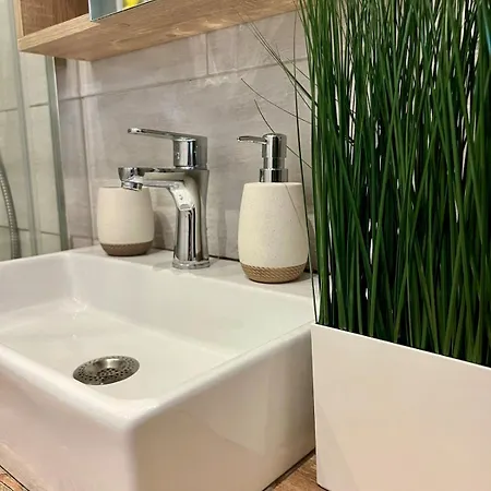 Апартаменти Adm Cozy In Center - Netflix, Coffee, Ac