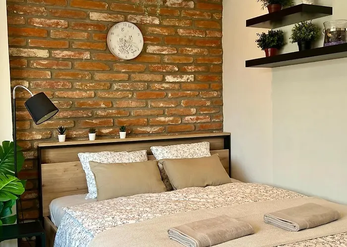 Adm Cozy In Center - Netflix, Coffee, Ac Apartmán *